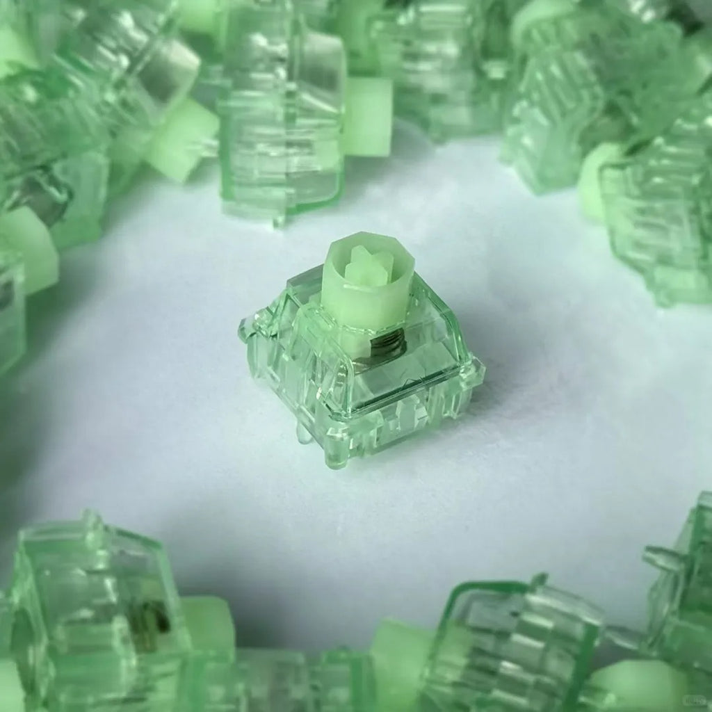 Wuque Studio Flux Clacky green RGB magnetic switch